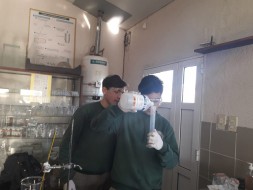 Equipamiento de laboratorios escolares